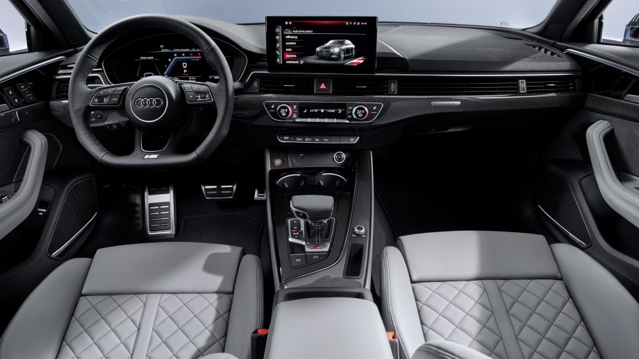 Audi S4 Limousine TDI Cockpit Navi Steuerrad